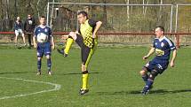 Oblastní I.B třída (skupina A) – 16. kolo: FK Spartak Kaplice (žlutočerné dresy) – TJ Nová Ves u Č. Budějovic 0:1 (0:0).