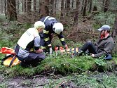 Taktické cvičení hasičů s kynology záchranáři v lesích u Přední Výtoně a Frýdavy.