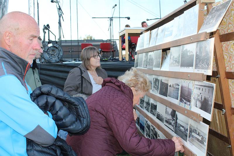 Sobotní odpoledne a večer v Dolní Vltavici patřil projektu Dolní Vltavice žije!