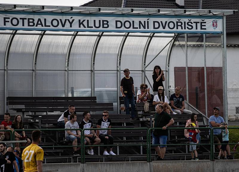 Fotbalisté Dolního Dvořiště (v černých dresech) porazili v 21. kole I. B třídy Boršov nad Vltavou 4:2.