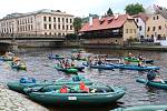 Vodáci na Vltavě v Českém Krumlově v pátek 24. června.