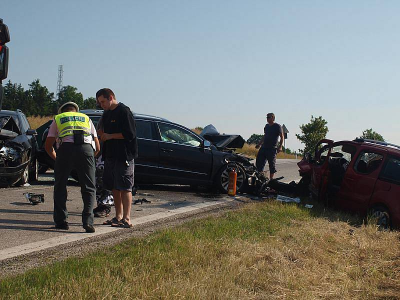 Při páteční nehodě u Dolního Třebonína se zranilo pět lidí, z toho dva vážně.