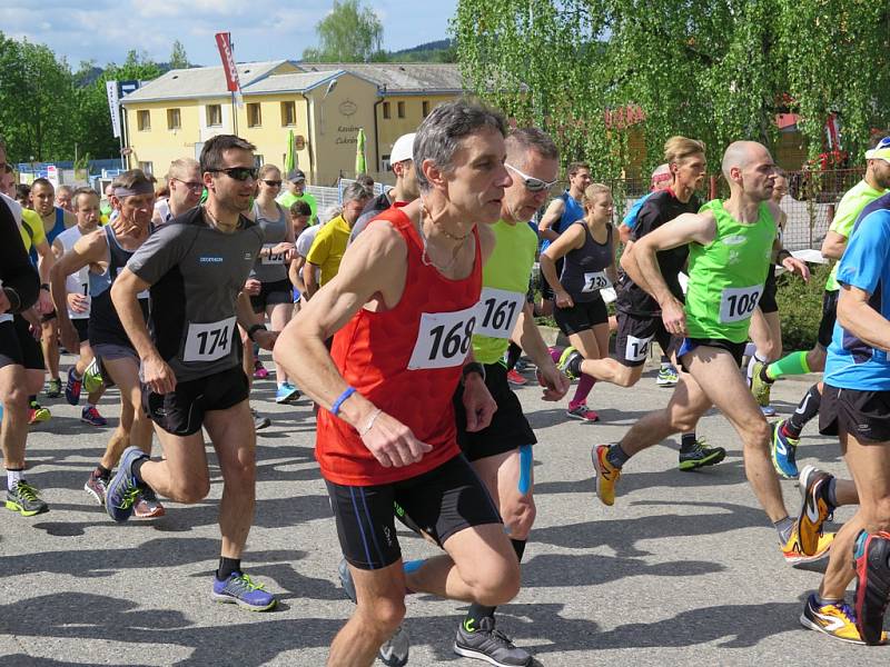 Start Běhu na Kleť v Českém Krumlově. 