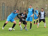 Fotbalisté Kájova (v modrém) doma podlehli béčku Kaplice 0:5.