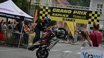 Grand Prix Kaplice otevřel motocyklový kaskadér Martin Krátký který předvedl své mistrovství v sedle Yamahy a MZ.