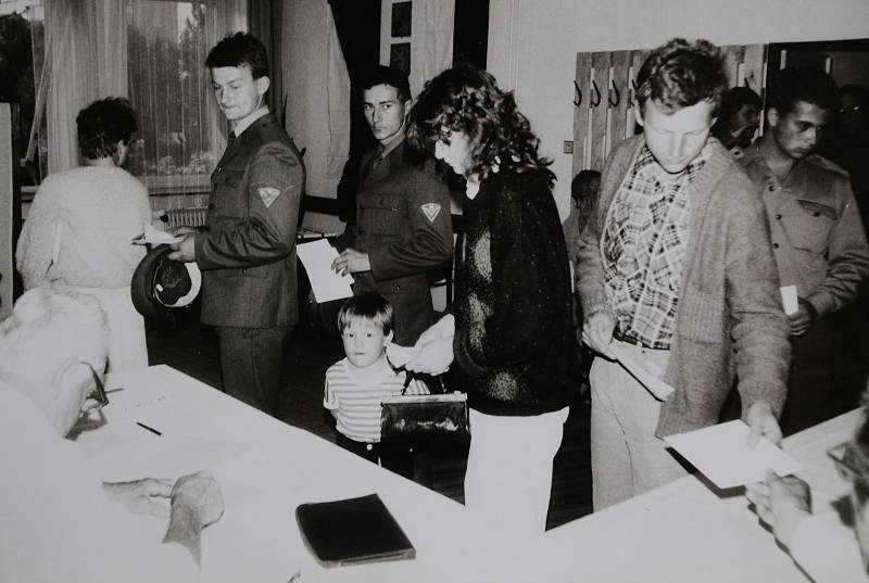 Krumlovská devadesátá. Volby v červnu 1990.