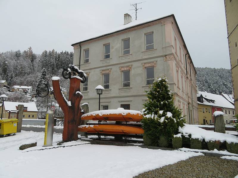 První sněhová nadílka a první adventní neděle v Rožmberku nad Vltavou.