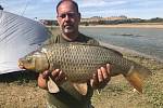 Martin Hladík z Větřní s partou vyrazil rybařit na řeku Ebro do Španělska.