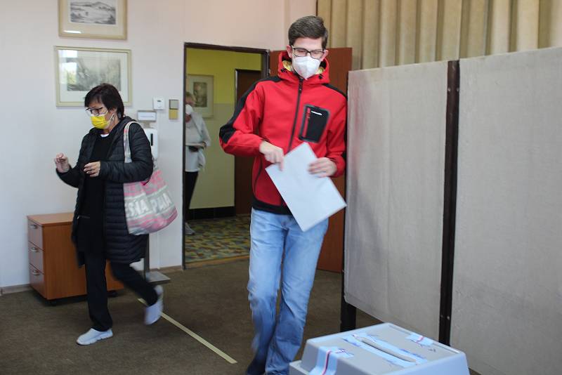 Volby v Dolním Třeboníně.