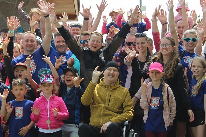Chlu-Chlu 2023. Na trať 3. ročníku charitativního závodu na podporu Romana Šandery, který onemocněl rakovinou, se vydalo 156 startujících.