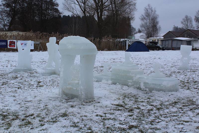 Lipno Ice Marathon prověřil na osm desítek borců, kteří nejsou z cukru.