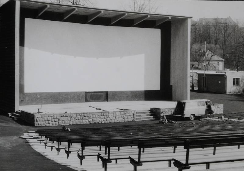 Český Krumlov v roce 1986. Letní kino po rekonstrukci.