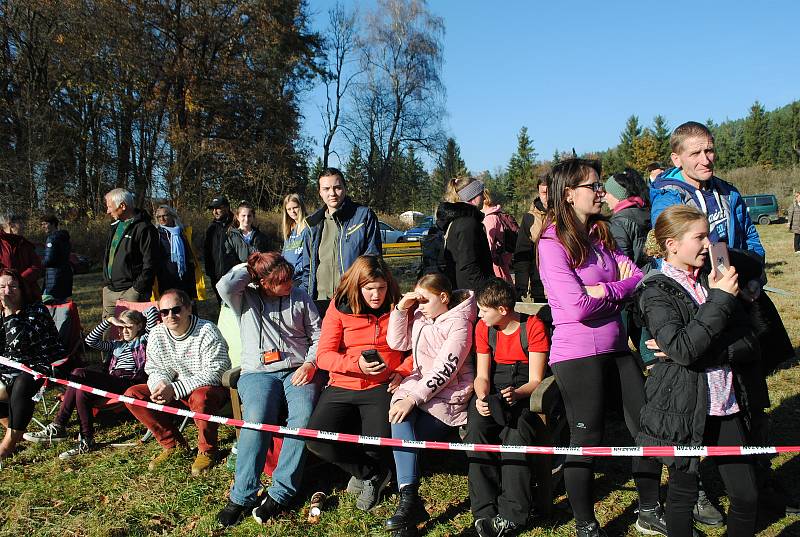 Hubertova jízda v zámeckém parku v Červeném Dvoře.