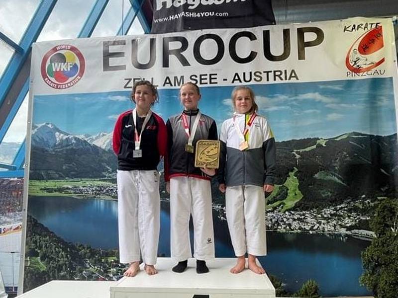 Karatisté z SK Karate Český Krumlov přivezli z evropského poháru spoustu medailí.