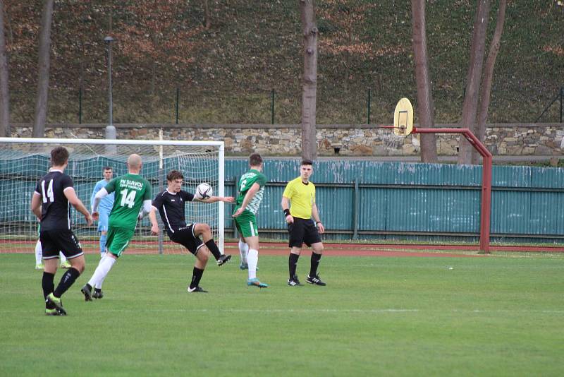 Fotbalová divize: Slavoj Český Krumlov - Tochovice 4:3 (2:1).