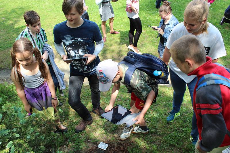 Otevření nově upravené dendrologické stezky v Základní škole Plešivec v Českém Krumlově.