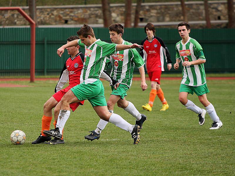 Fotbalové utkání A skupiny divize staršího dorostu / FK Slavoj Český Krumlov - TJ Jiskra Domažlice 1:0 (1:0).