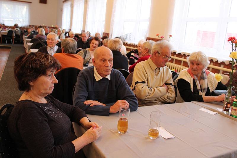 Setkání seniorů ve Chmelné.