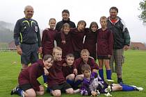 Suverénní vítěz okresního přeboru starších přípravek (5+1) ročníku 2011/12 – benjamínci FC Šumava Frymburk.