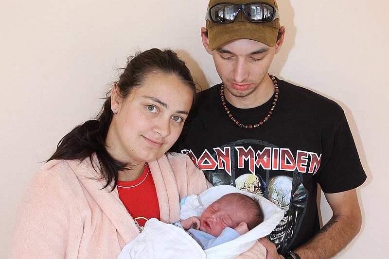 Prvorozený Daniel Bürger se narodil ve čtvrtek 30. června 2016, měřil 51 centimetrů a vážil 3485 gramů. Jeho rodiče Klára Bürgerová a Dominik Mráz byli u porodu společně. Rodina žije v Českém Krumlově.