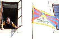 Tibetská vlajka ve Zlaté Koruně.