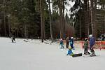 Ve Skiareálu Lipno zahájili v neděli 5. prosince 2021 další lyžařskou sezónu.