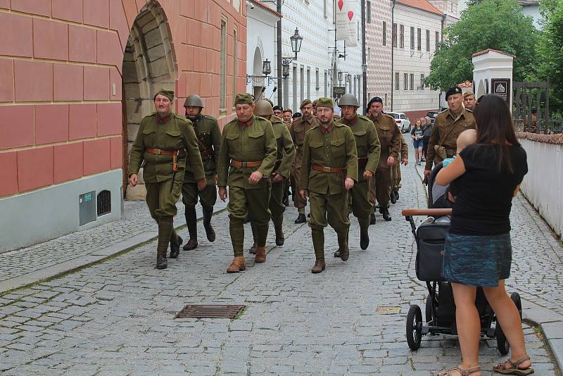 Český Krumlov připomněl Československou samostatnou obrněnou brigádu z 2. světové války.