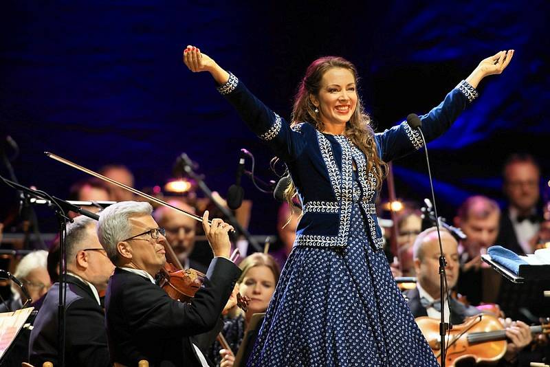 Zahajovací koncert se stal i oslavou třicátin Mezinárodního hudebního festivalu Český Krumlov.