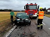 Srážka dvou osobních aut u Hubenova na Českokrumlovsku.