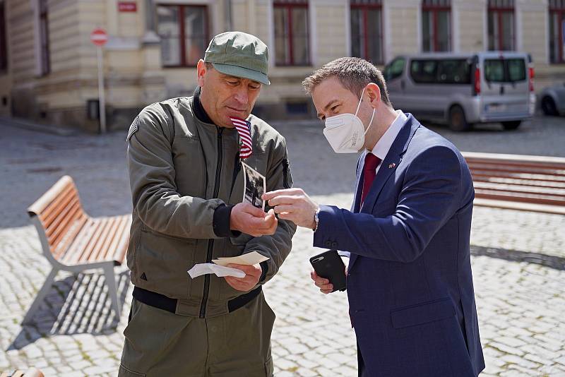 Pietní akt se v sobotu uskutečnil také na náměstí v Českém Krumlově.