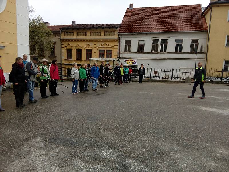 Navzdory tomu, že dopoledne lilo, se pochodu účastnilo zhruba 60 lidí. Počasí je odměnilo - odpoledne pršet přestalo, takže si pochod skvěle užili.