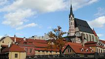 Český Krumlov se oblékl do podzimního.