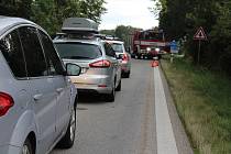 Nehodou se zabývají policisté a hasiči na E 55 u Velešína.