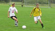 Oblastní I.A třída starších žáků (skupina A) - 3. kolo: FK Spartak Kaplice (žluté dresy) - TJ Centropen Dačice + Třebětice 15:0 (7:0).