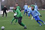 Slavoj Český Krumlov (v zelených dresech) v zimní lize na Hluboké přehrál Protivín 2:0.