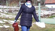 Pečovatelka Charity Kaplice Denisa Aubrechtová.