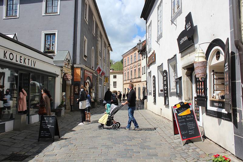 Český Krumlov o prvním májovém víkendu.