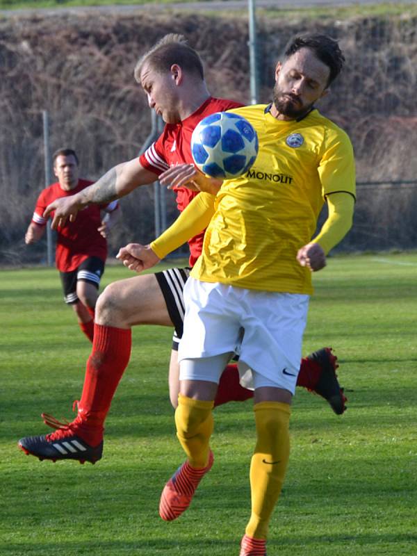 I.A třída (skupina A) – 15. kolo: SK Větřní (červené dresy) – SK Lhenice 1:3 (0:3).