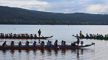 Lipno Sport Fest 2020 vyvrcholil závodem dračích lodí.