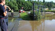 Český Krumlov opět zažil záplavu. Takto to vypadlo ve čtvrtek dopoledne, kdy už voda částečně opadla.