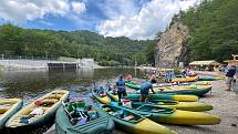 Vltava v sobotu ve švech nepraskala, hlavní nápor ale teprve přijde.