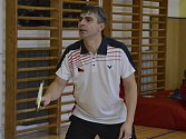 Michal Koudelka (na snímku z domácích kurtů) přidal do letošní sbírky křemežského badmintonového oddílu v pořadí třetí individuální titul mistra České republiky.