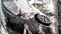 U Benešova nad Černou v sobotu dopoledne havarovalo auto se čtyřmi lidmi