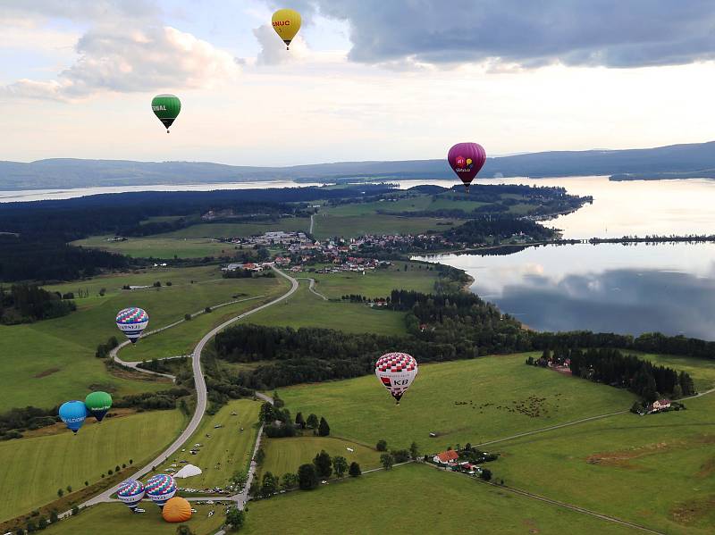 Balóny na Lipensku skýtaly, ale také umožňovaly atraktivní podívanou.