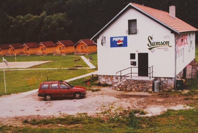 Český Krumlov v roce 1998. Motorest Krumlov v Dobrkovicích.