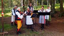 Závěr 21. novodobé plavební sezóny s folklórním souborem Libín S Prachatice.