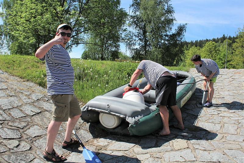 Vodáci startují na vodu z Vyššího Brodu. Na řece a kolem ní bude rušno.