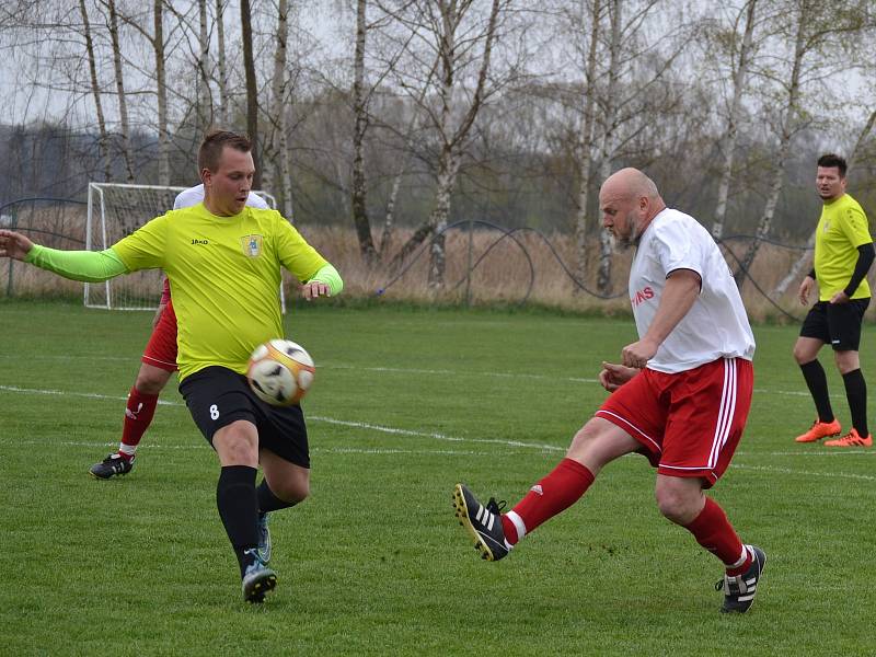 Okresní přebor – 13. kolo: Sokol Křemže (bílé dresy) – Sokol Přídolí 2:2 (0:2), na penalty 2:3.