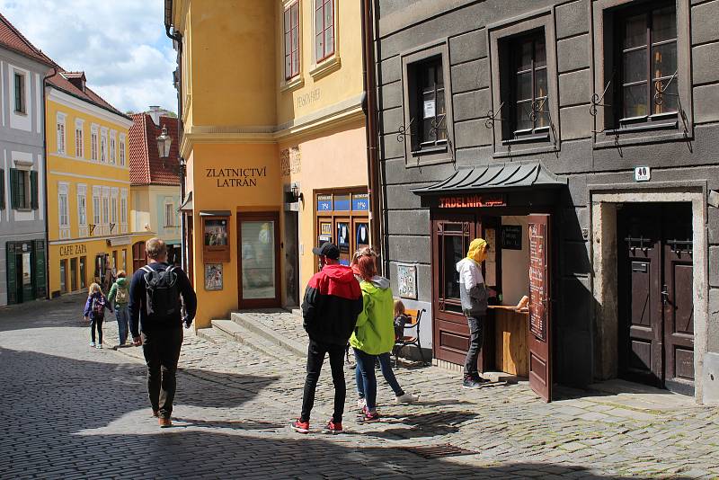 Český Krumlov o prvním májovém víkendu.