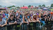 Atmosféra na festivalu Hrady CZ v Rožmberku na Českokrumlovsku je úžasná, déšť nevadí.